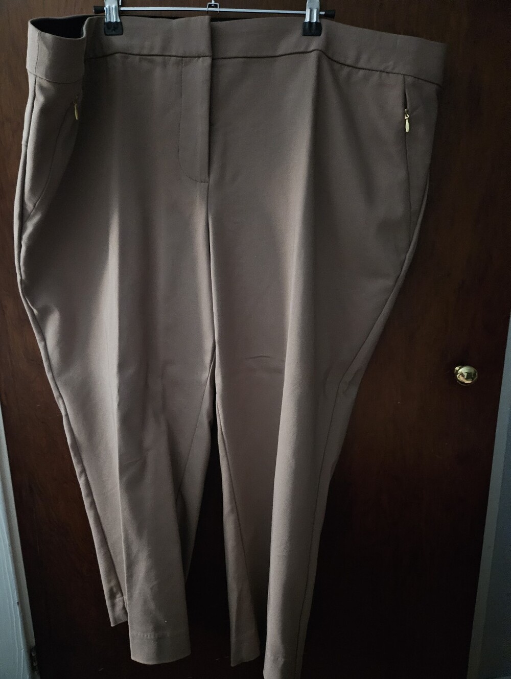 EVRI Dark Tan/Khaki Capri Mid Rise Cropped Pants